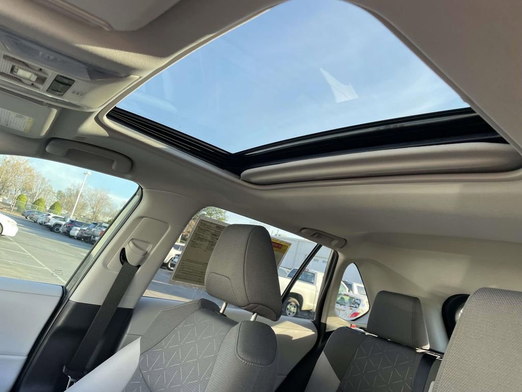 Used 2024 Toyota RAV4 XLE w/ Convenience Package image 31