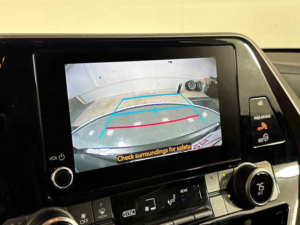 Used 2023 Toyota Highlander XLE image 20