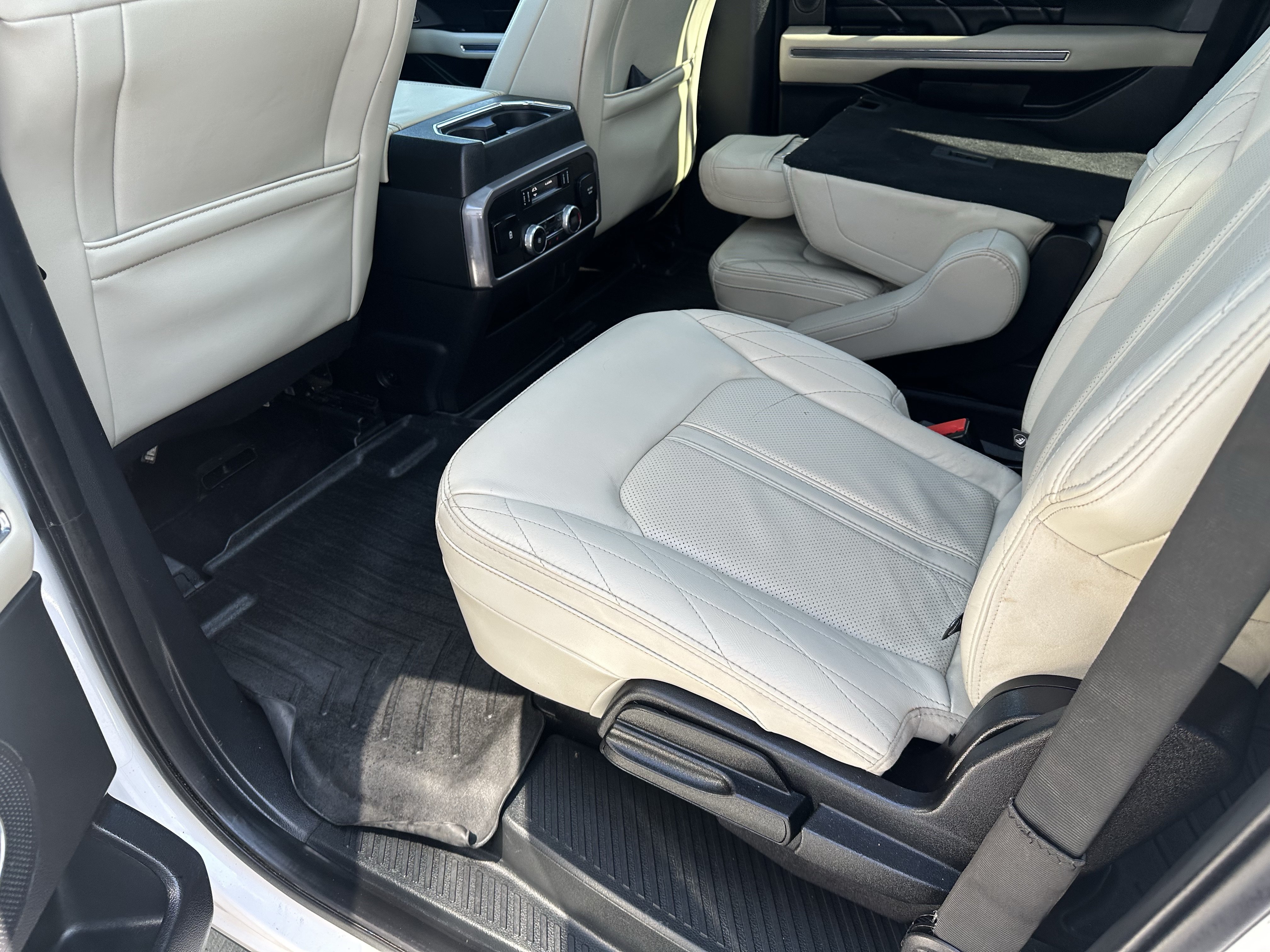 Used 2019 Ford Expedition Max Platinum AWD/4WD image 9