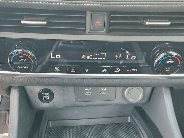 Used 2024 Nissan Rogue SV FWD image 19