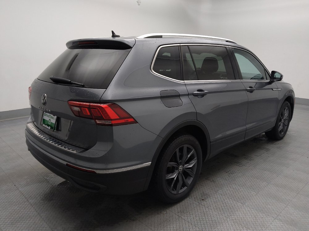 Used 2023 Volkswagen Tiguan SE FWD image 9