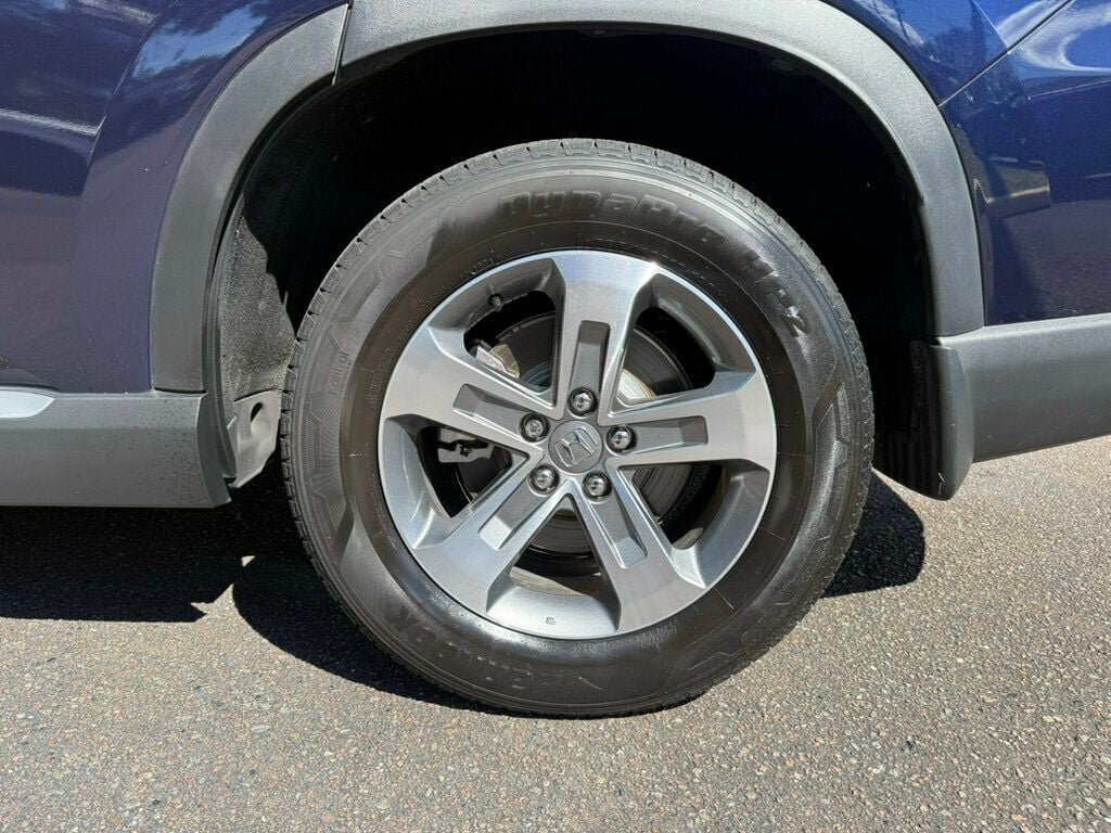 Used 2025 Honda Pilot EX-L image 9
