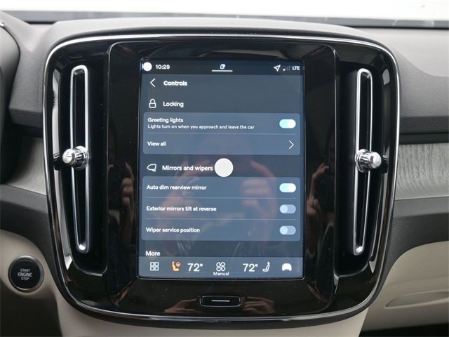 New 2026 Volvo XC40 B5 Ultra w/ Climate Package image 17