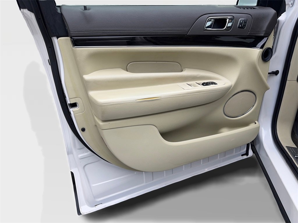 Used 2019 Lincoln MKT AWD image 31