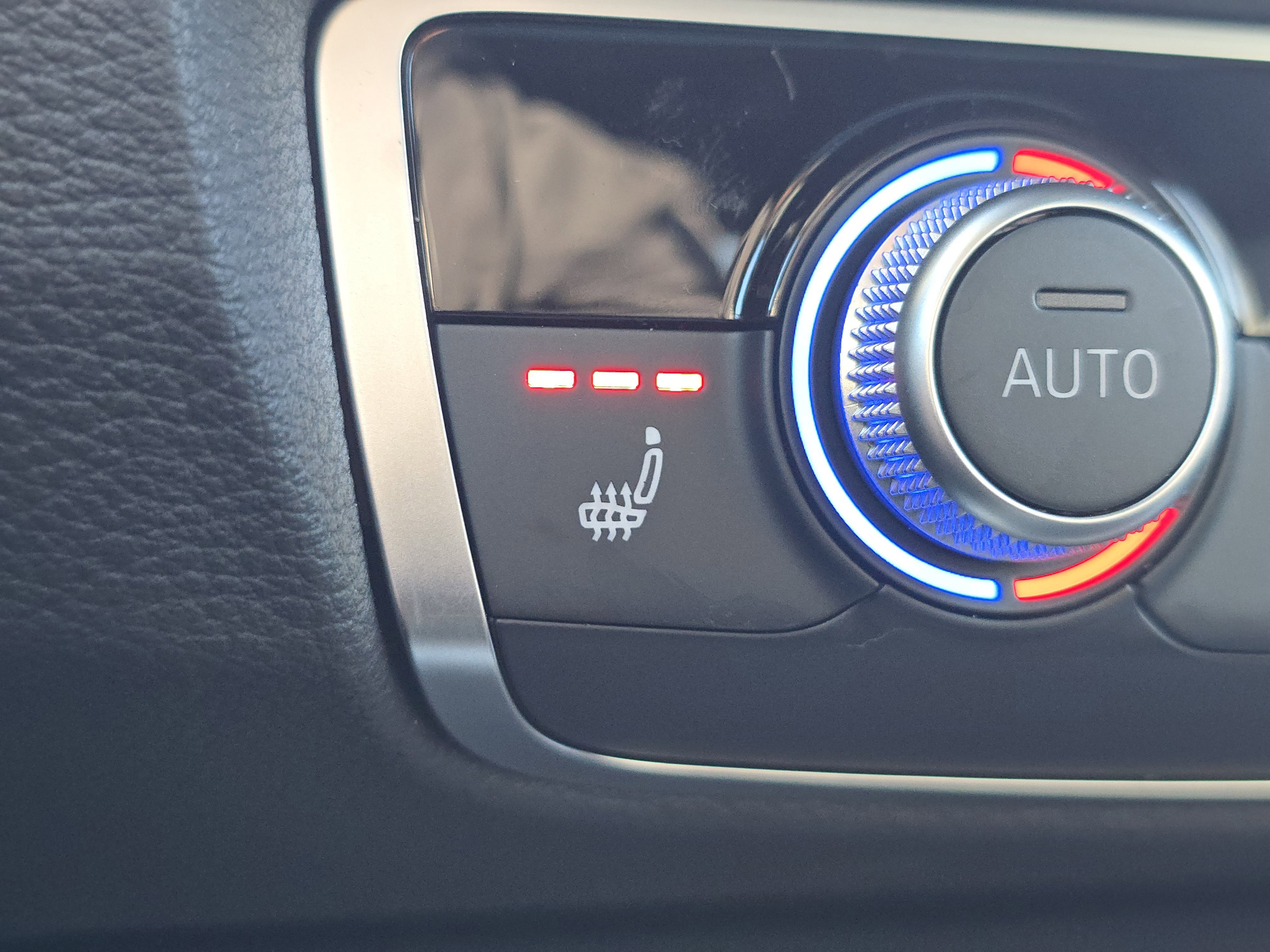 Certified 2025 Audi Q3 2.0T Premium w/ Convenience Package image 12