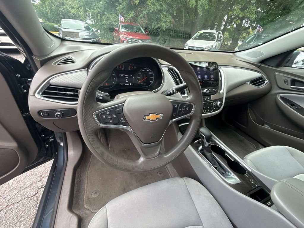 Used 2021 Chevrolet Malibu LT FWD image 14
