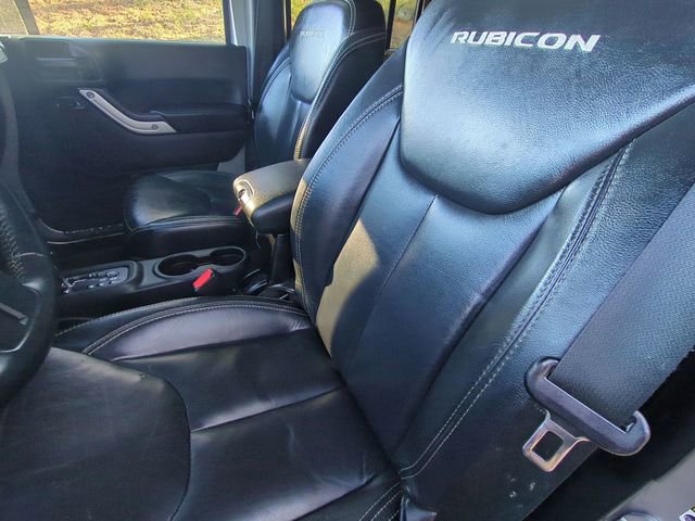 Used 2015 Jeep Wrangler Unlimited Rubicon w/ Dual Top Group image 27