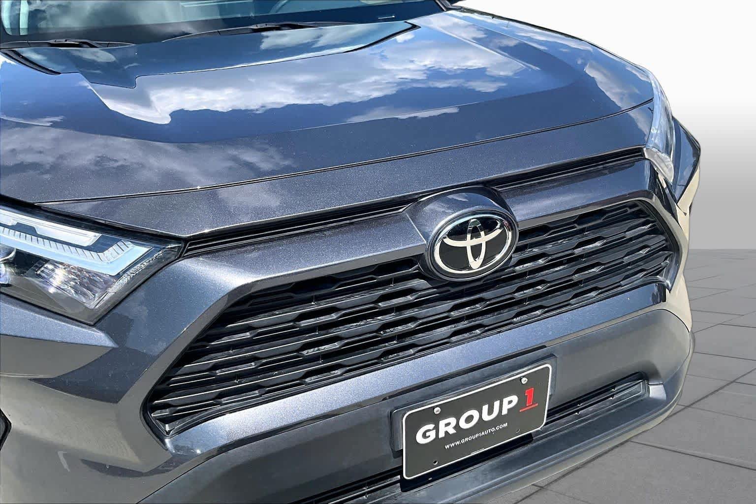 Used 2024 Toyota RAV4 LE FWD image 28