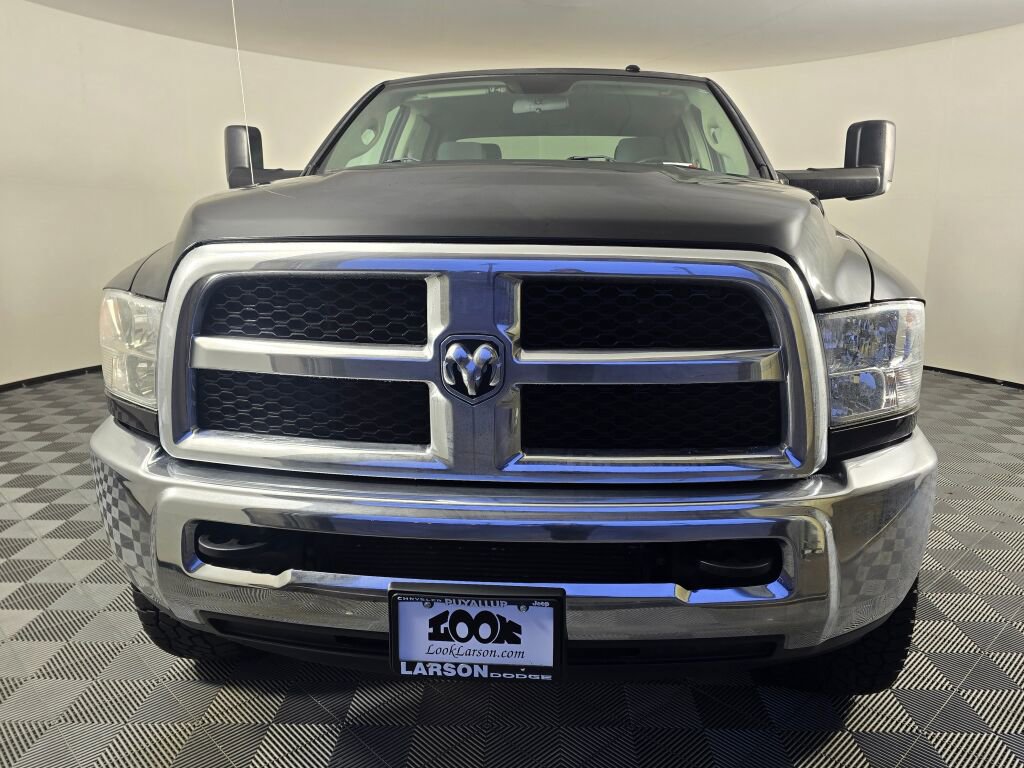 Used 2018 RAM 3500 Tradesman w/ Chrome Appearance Group image 9