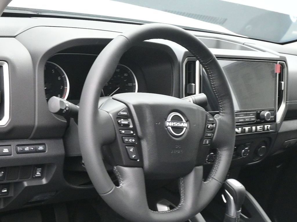New 2025 Nissan Frontier SV w/ SV Convenience Package image 16