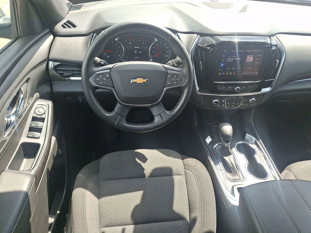 Used 2023 Chevrolet Traverse LT AWD/4WD image 2