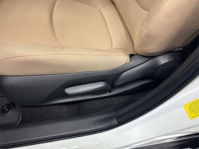 Used 2025 Toyota RAV4 LE AWD/4WD image 13