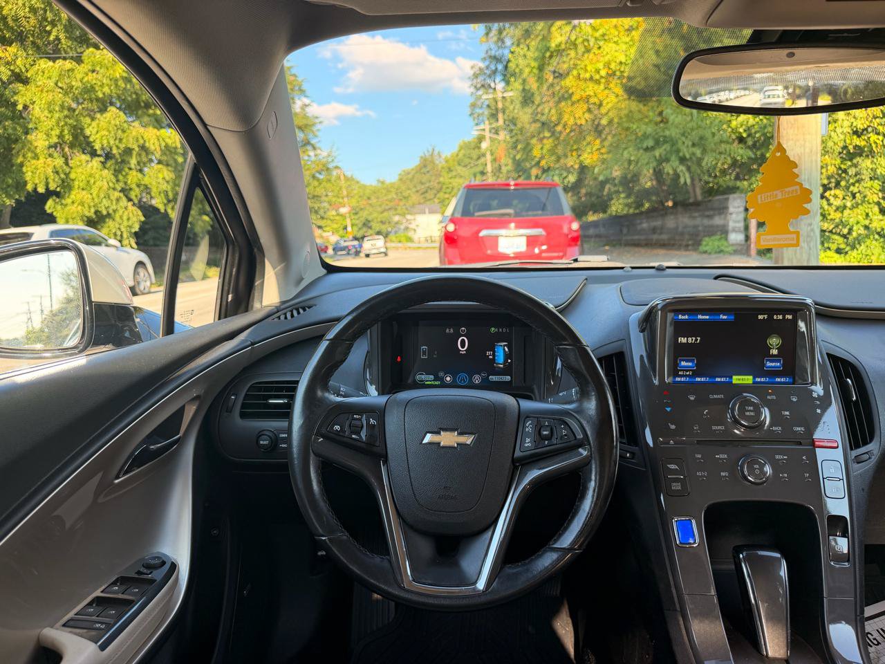 Used 2012 Chevrolet Volt Premium w/ Premium Trim Package FWD image 22