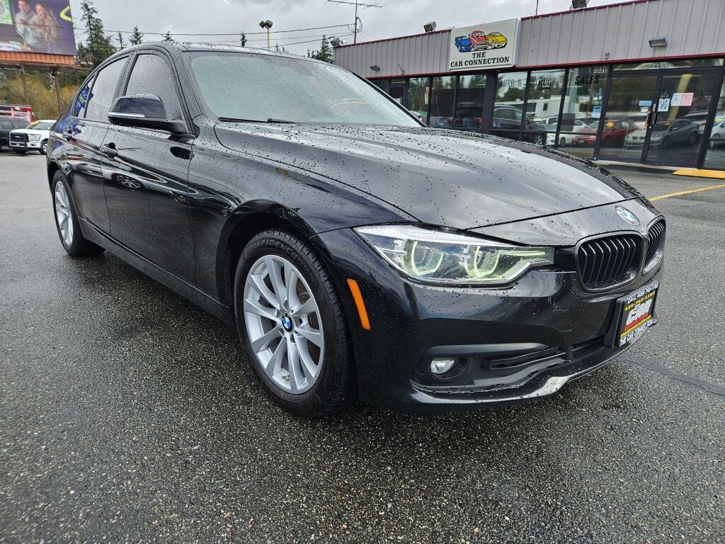 Used 2018 BMW 320i xDrive Sedan image 3