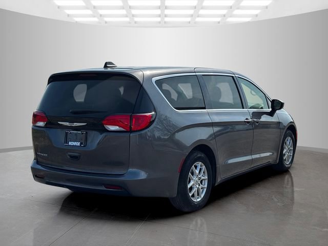 Certified 2023 Chrysler Voyager LX FWD image 7