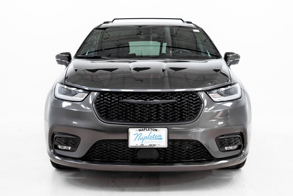 Used 2022 Chrysler Pacifica Limited w/ S Appearance Package FWD image 4