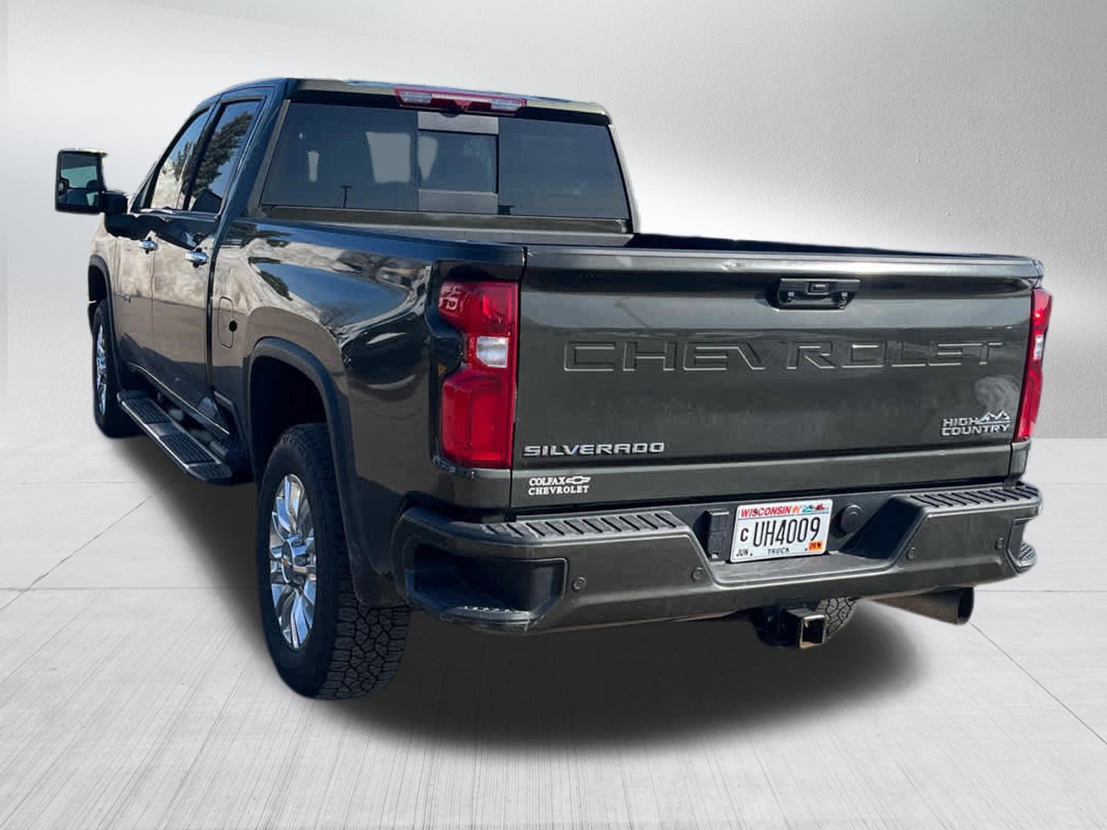 Used 2022 Chevrolet Silverado 2500 High Country w/ Safety Package II image 4