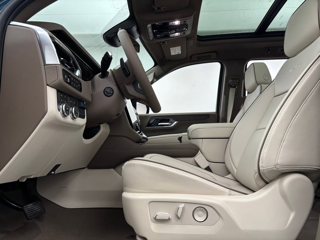 New 2026 GMC Yukon Denali w/ Sun & Power Step Package image 19