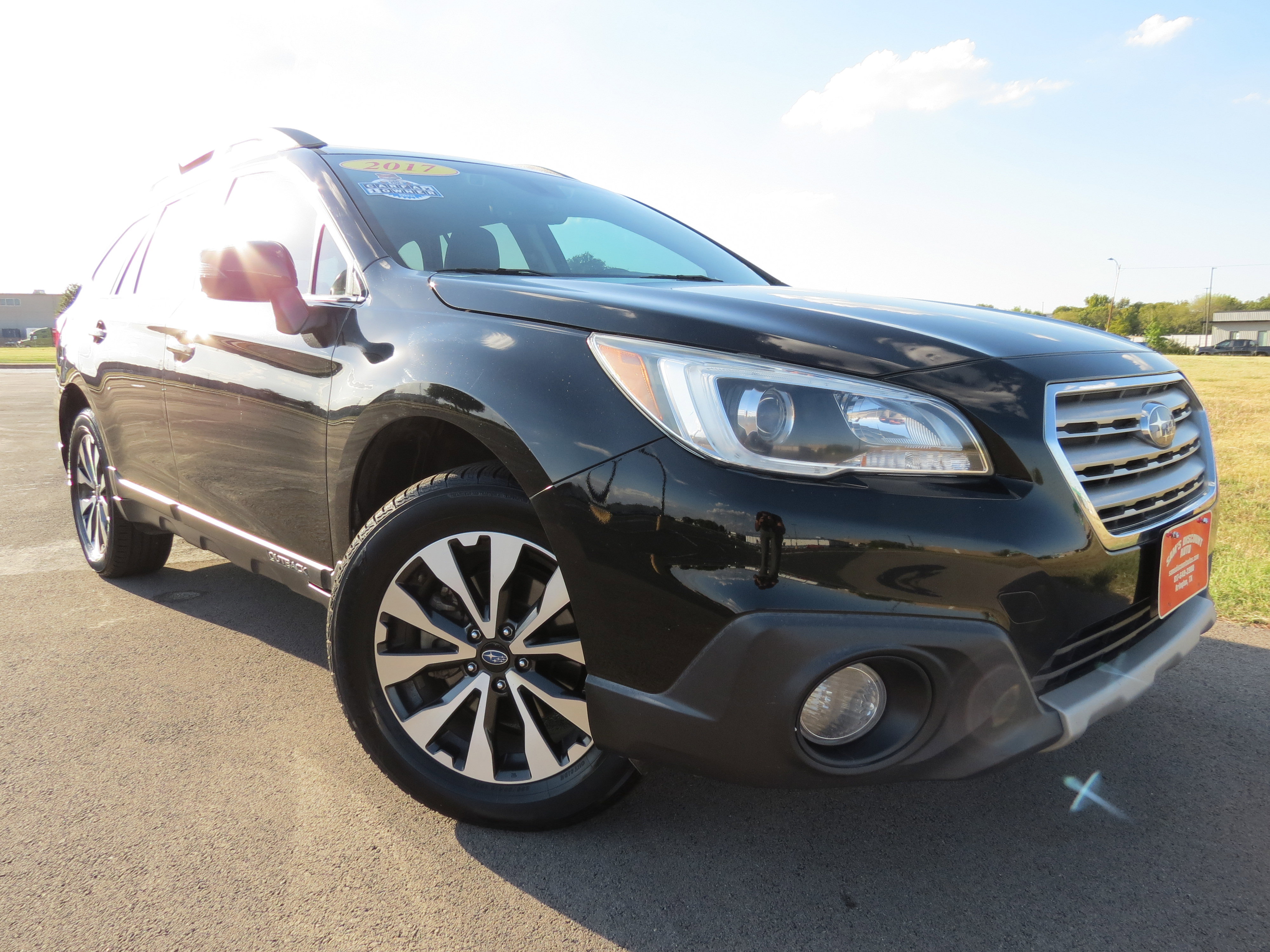 Used 2017 Subaru Outback 2.5i Limited image 2