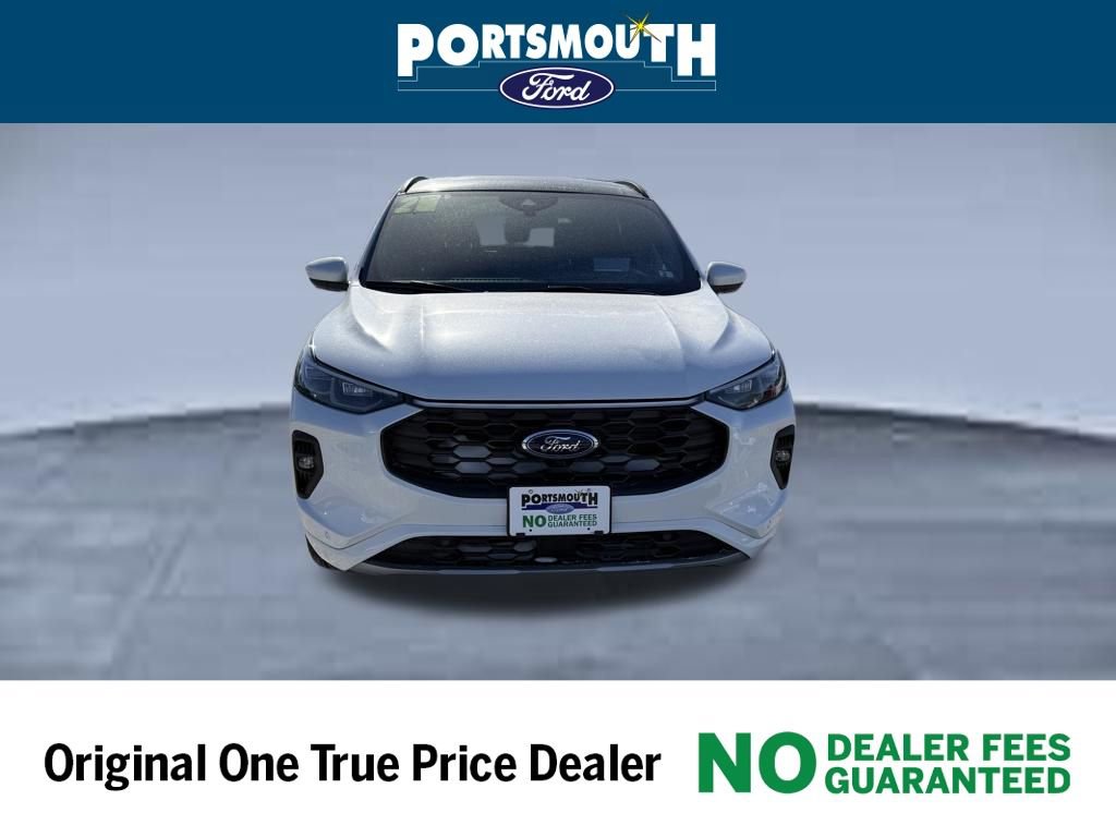 Used 2025 Ford Escape ST-Line Elite w/ Premium Technology Package image 9