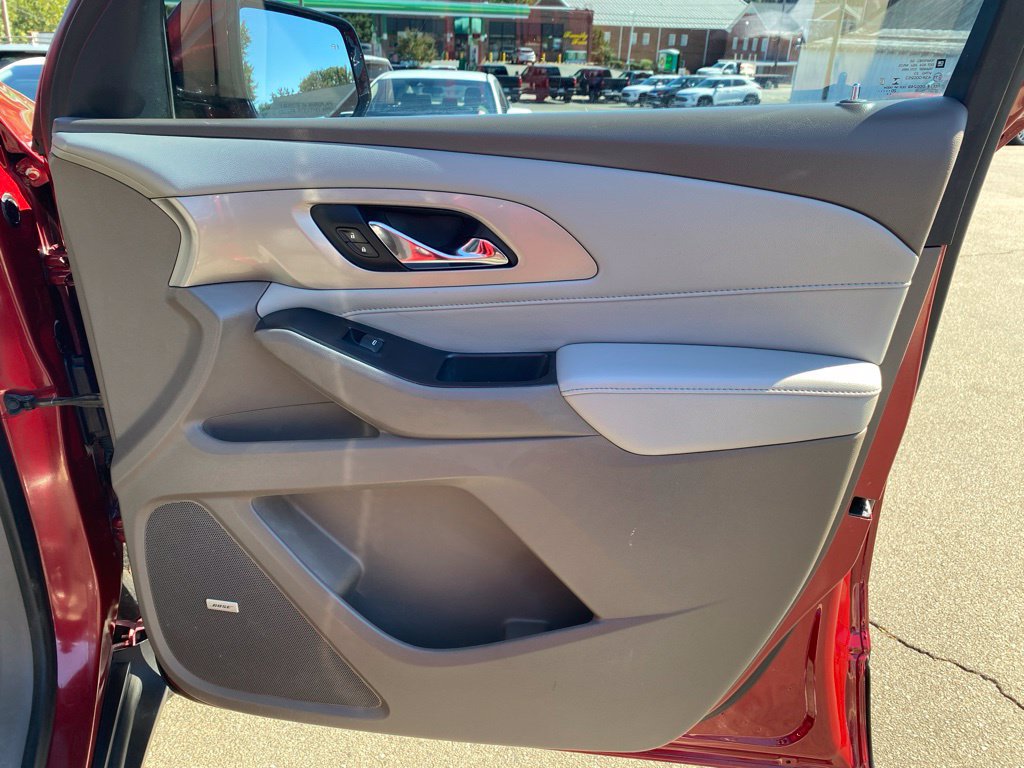 Used 2020 Chevrolet Traverse LT w/ LT Premium Package FWD image 23