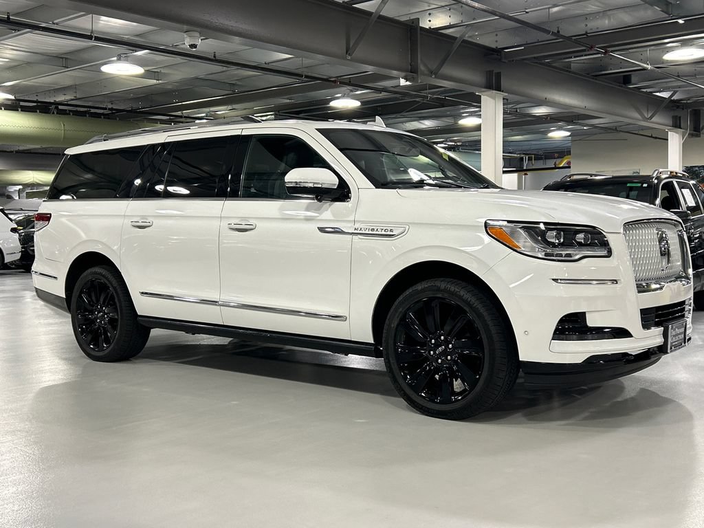Certified 2023 Lincoln Navigator L Reserve AWD/4WD image 1