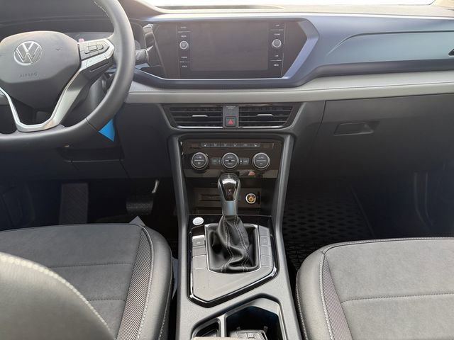 New 2024 Volkswagen Taos SE image 11