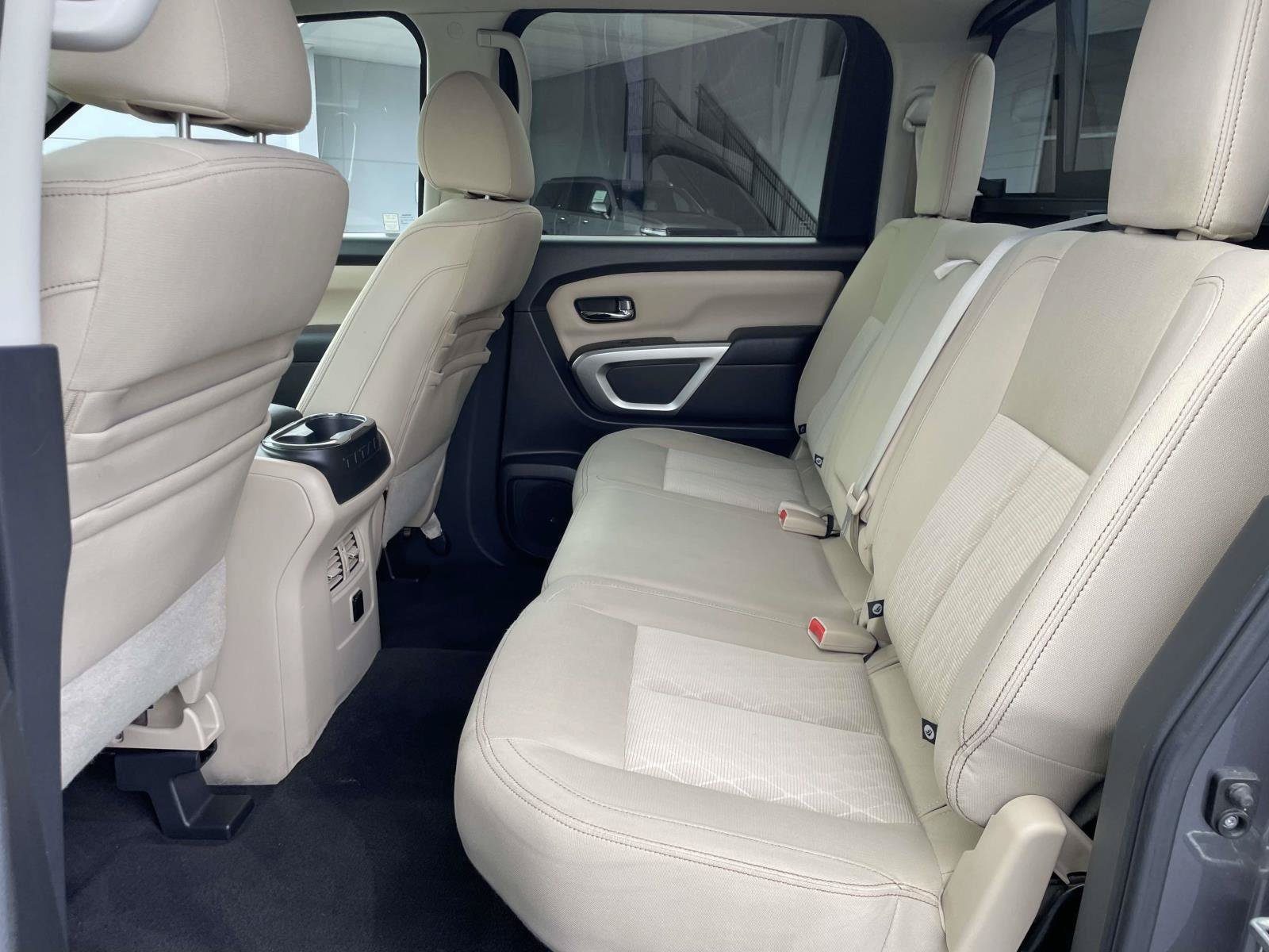 Used 2016 Nissan Titan SV AWD/4WD image 13