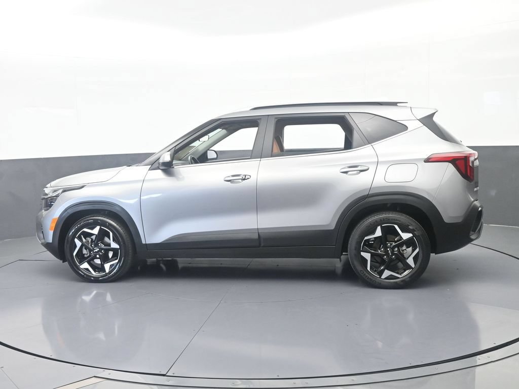Used 2024 Kia Seltos EX FWD image 3
