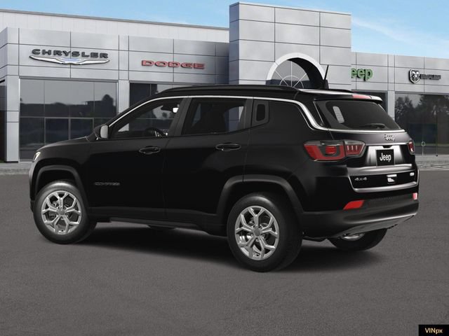 Used 2024 Jeep Compass Latitude w/ Convenience Group AWD/4WD image 3