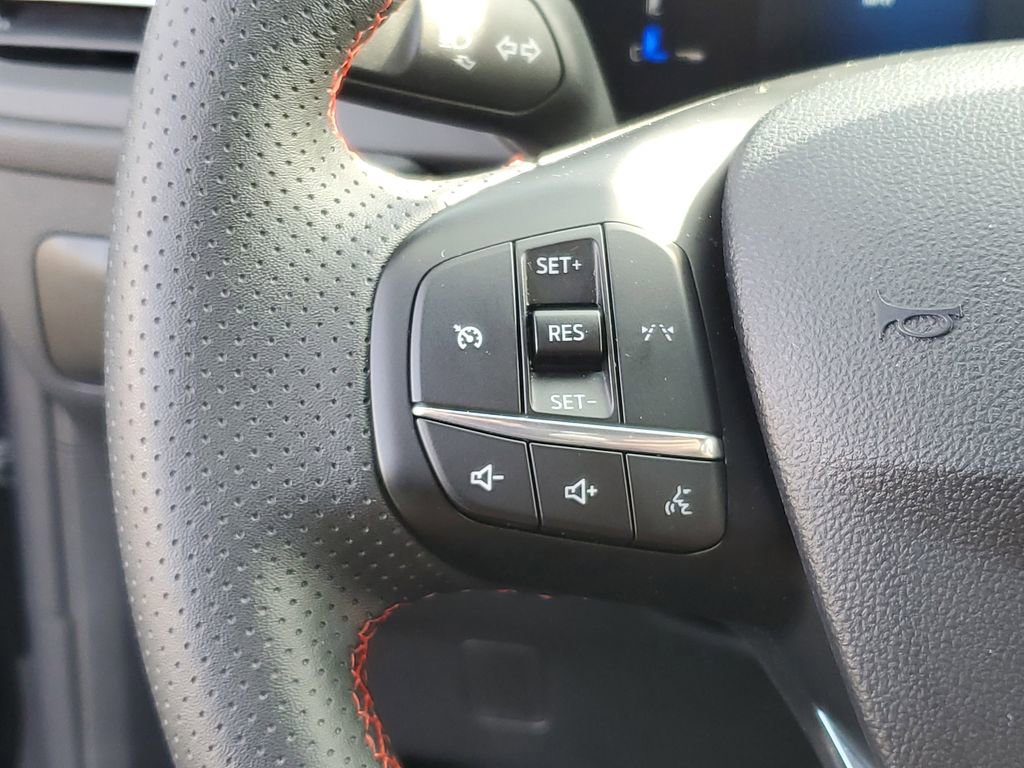 Used 2025 Ford Escape ST-Line image 16