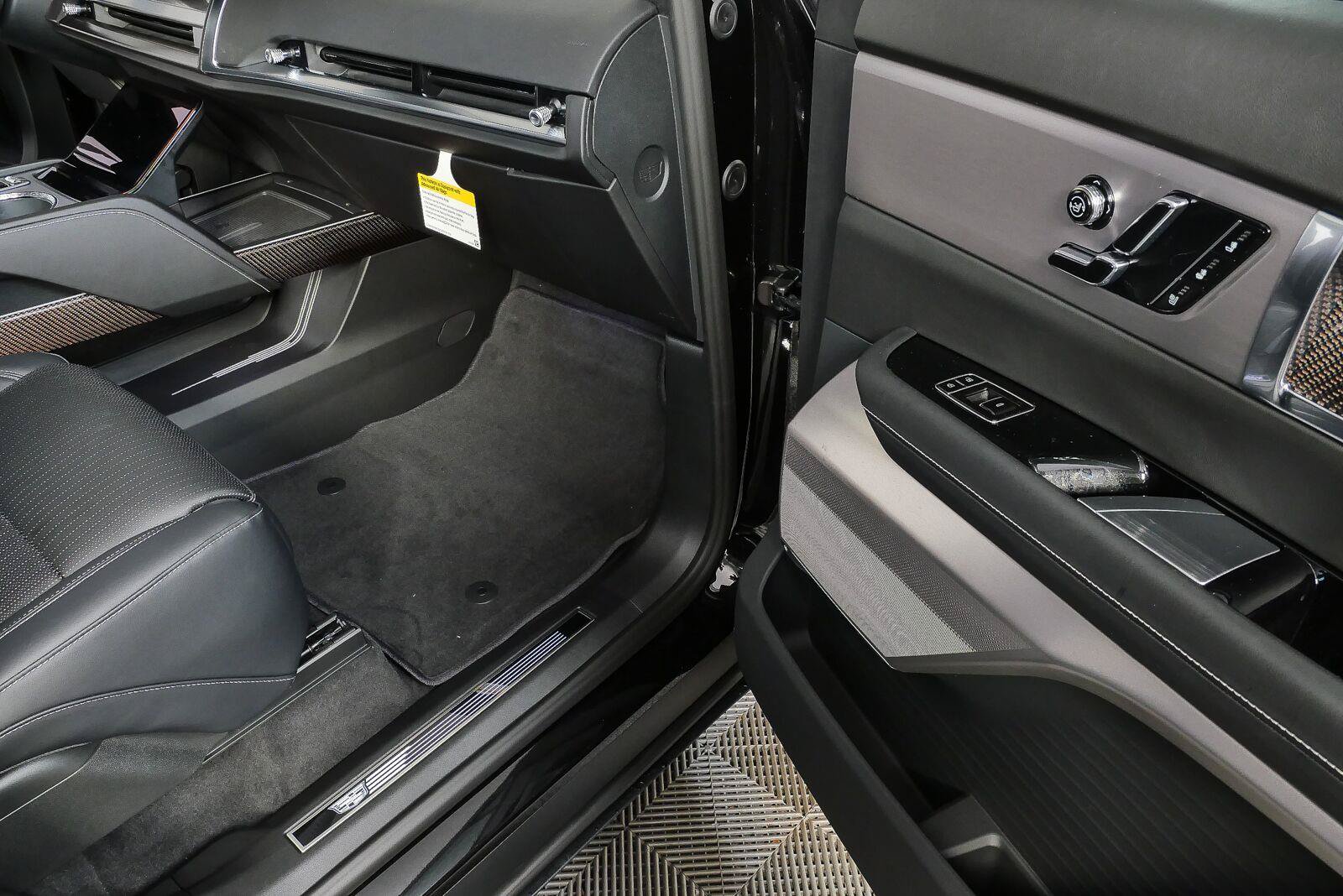 New 2027 Cadillac Vistiq Luxury AWD/4WD image 21