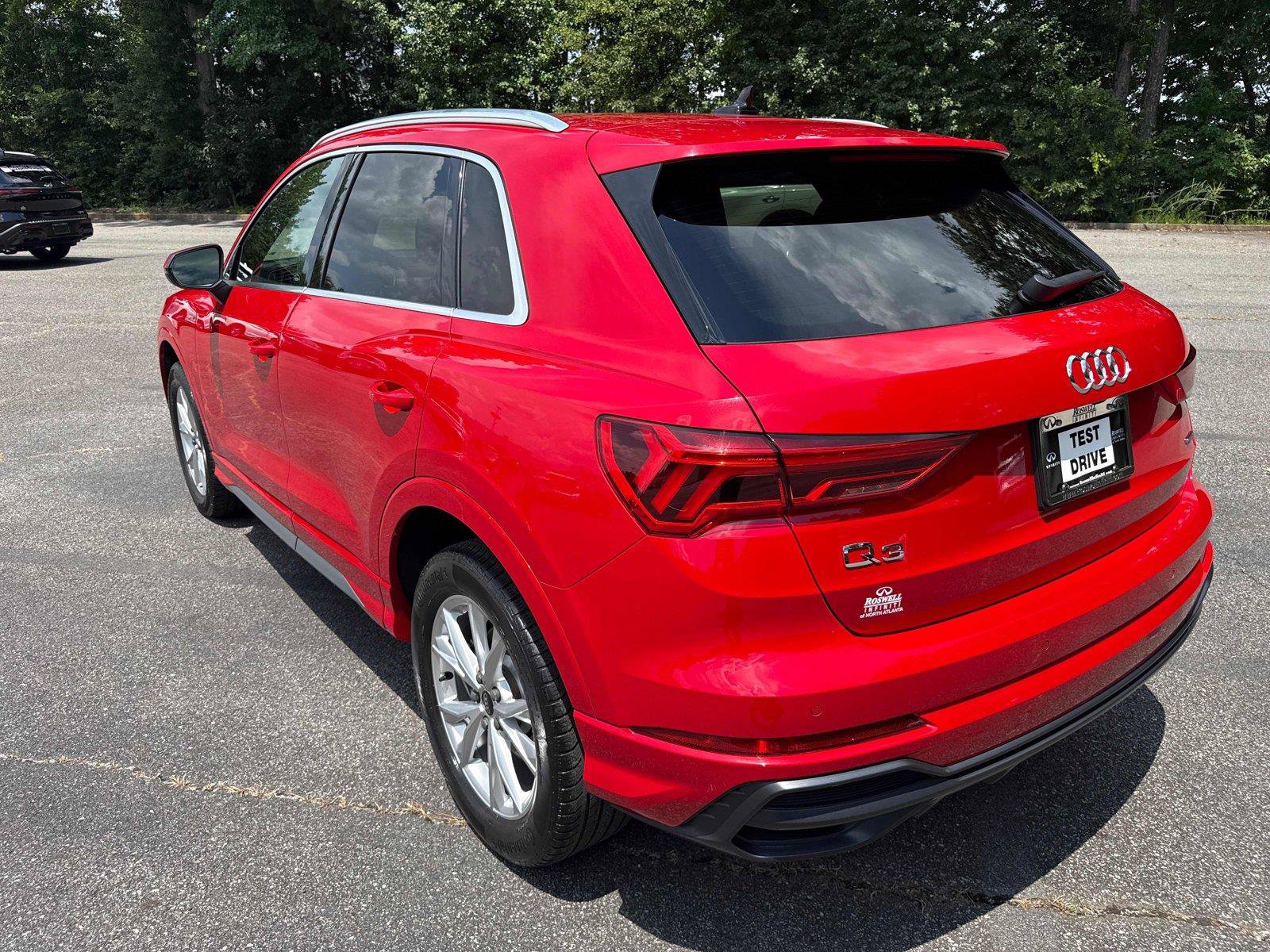 Used 2022 Audi Q3 2.0T Premium Plus w/ Premium Plus Package AWD/4WD image 8