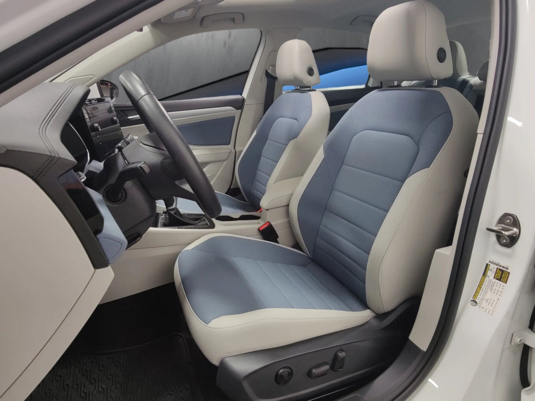 Used 2026 Volkswagen Jetta SE FWD image 11