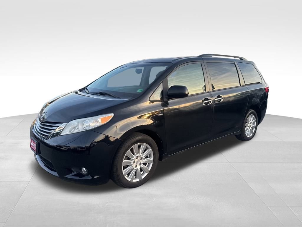 Used 2017 Toyota Sienna XLE image 2