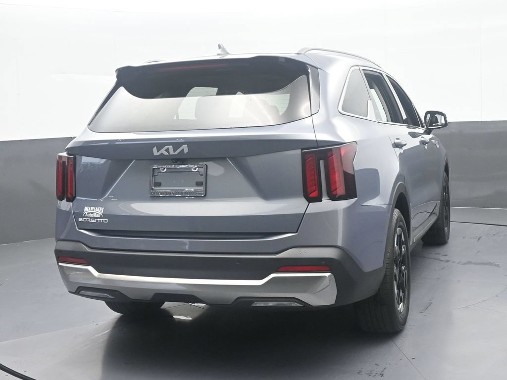 Used 2025 Kia Sorento S w/ Panoramic Sunroof Package FWD image 5