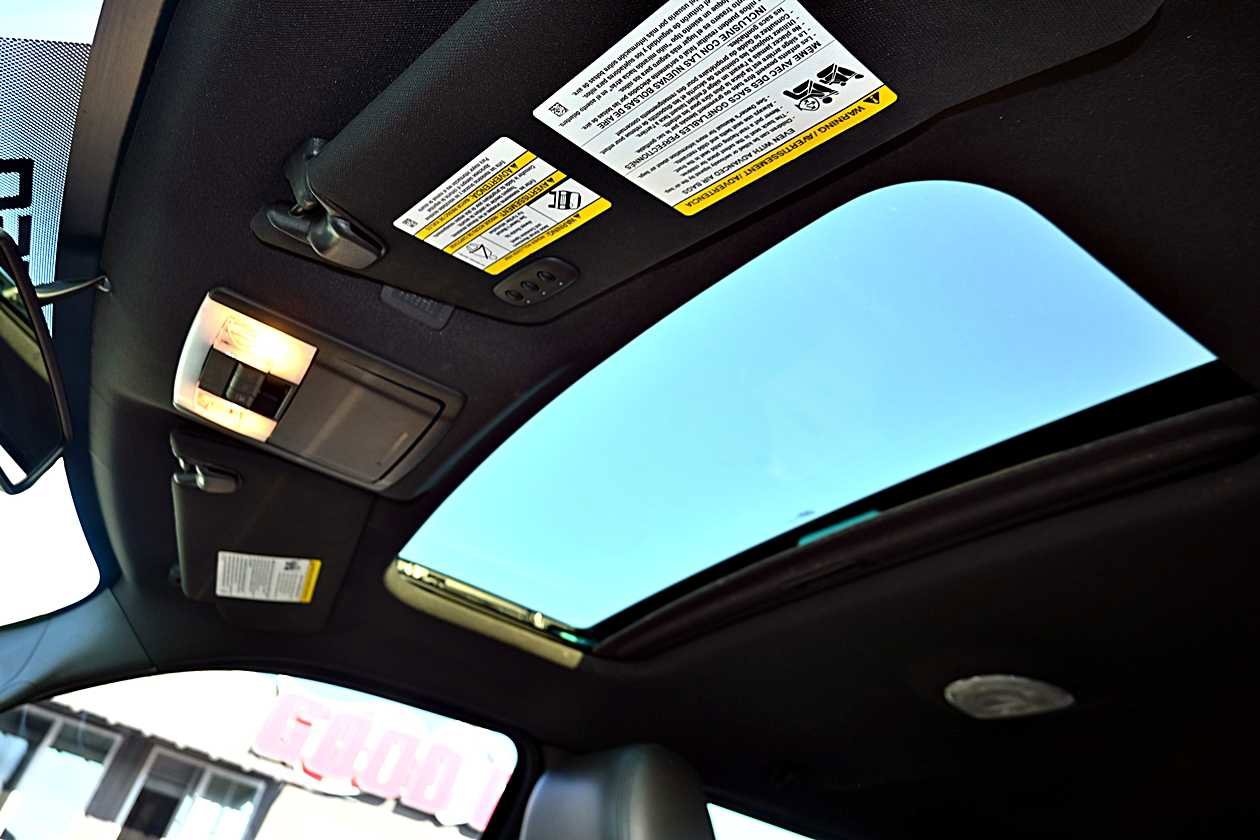 Used 2012 Ford F150 Raptor w/ Raptor Luxury Pkg image 21