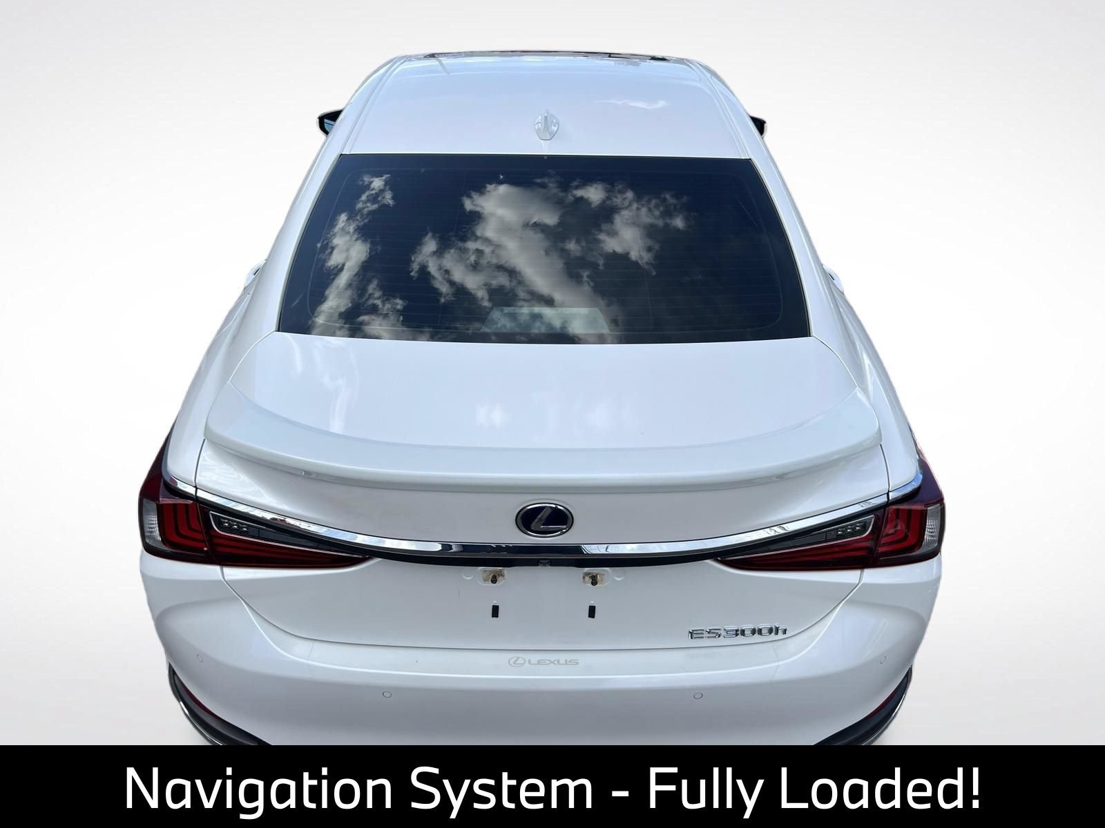 Used 2019 Lexus ES 300h Ultra Luxury w/ Accessory Package 2 FWD image 11