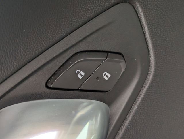 Used 2018 Chevrolet Camaro SS RWD image 11