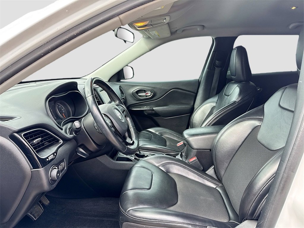 Used 2020 Jeep Cherokee Latitude Plus image 10