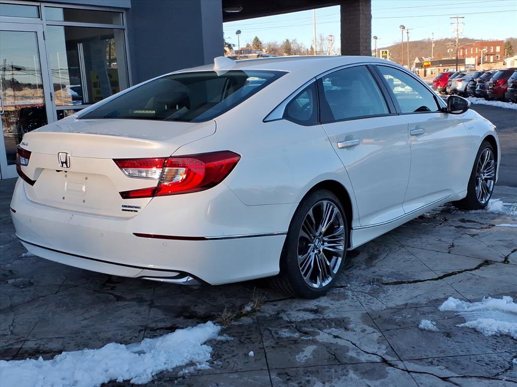 Used 2018 Honda Accord Touring image 3