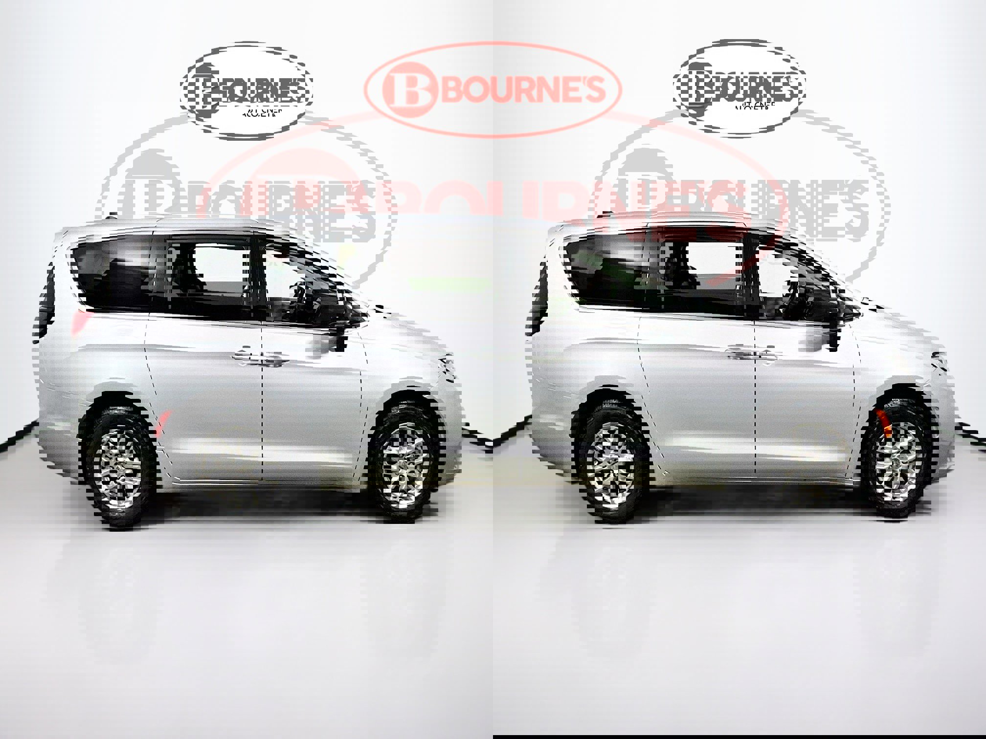 Used 2024 Chrysler Pacifica Touring-L image 12