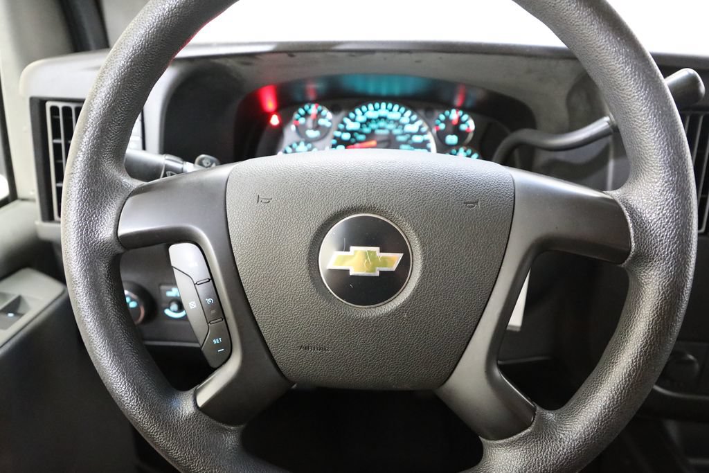 Used 2011 Chevrolet Express 1500 LT w/ LT Preferred Equipment Group RWD image 12