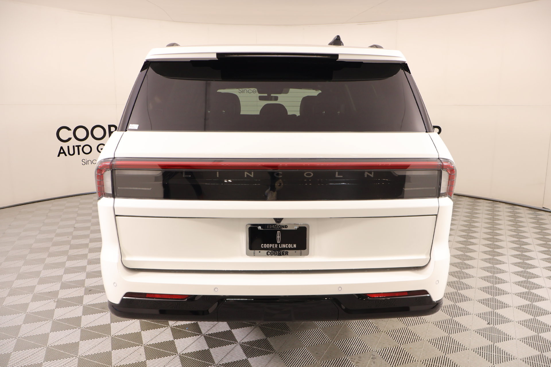 New 2027 Lincoln Navigator L Reserve w/ Jet Appearance Package AWD/4WD image 23