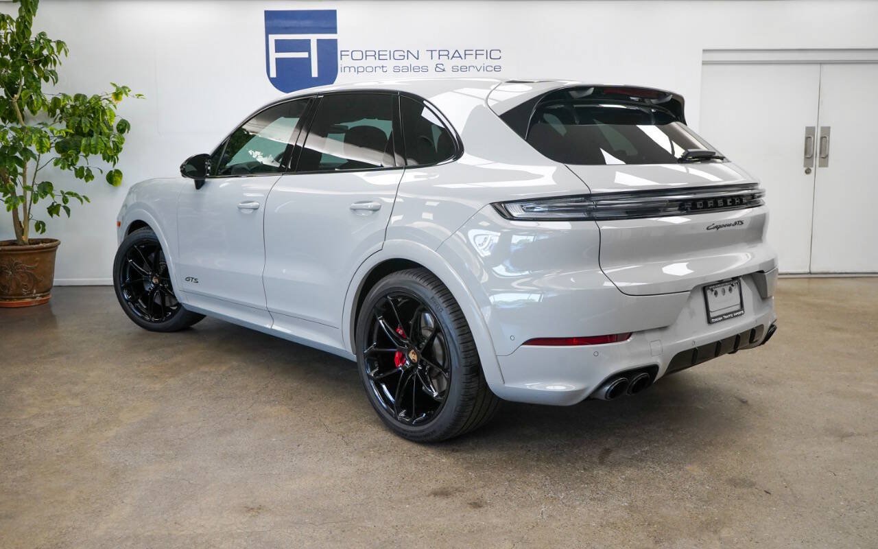 Used 2025 Porsche Cayenne GTS AWD/4WD image 6