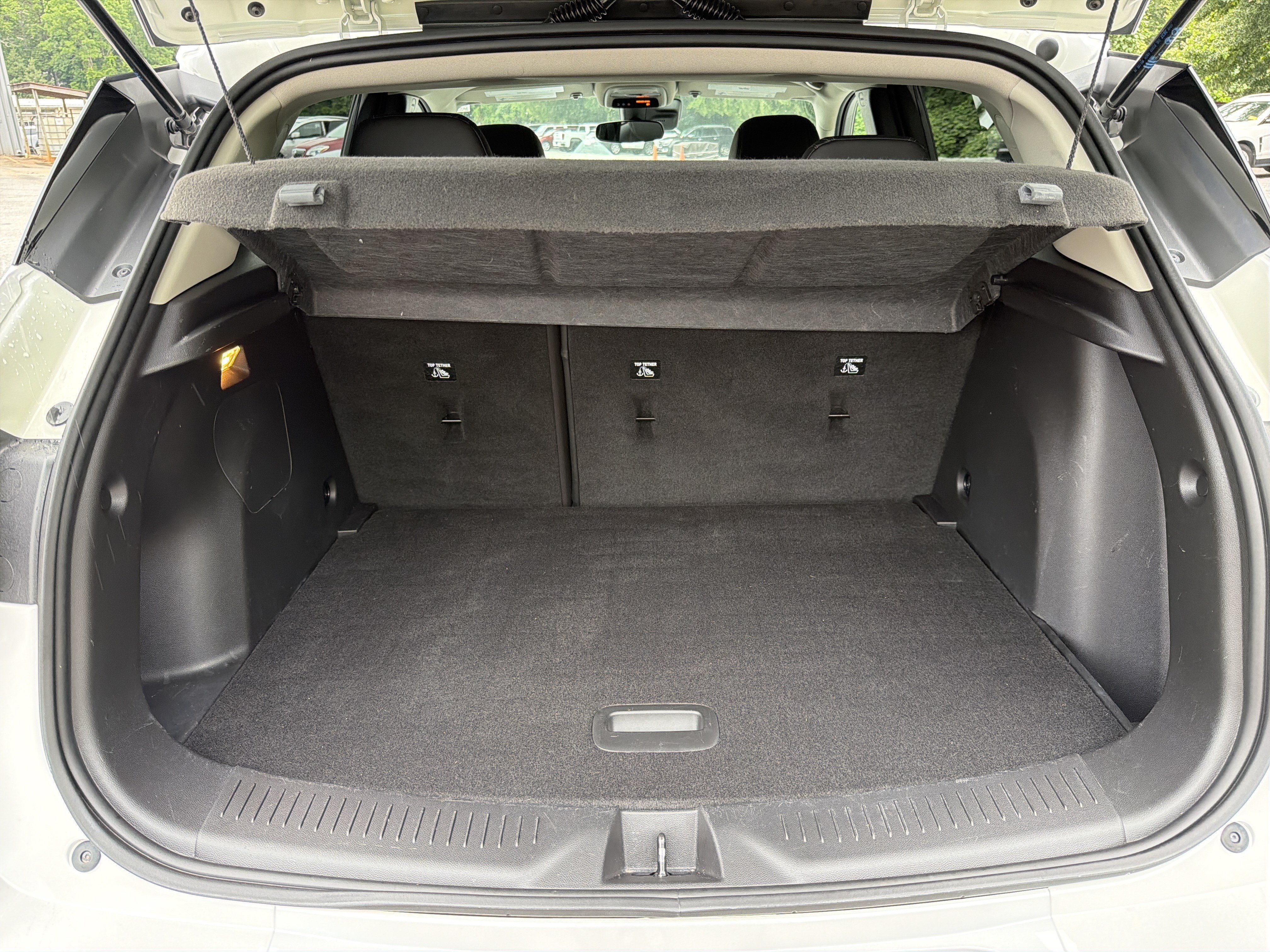 Used 2021 Buick Encore GX Select w/ Sport Touring Package FWD image 19