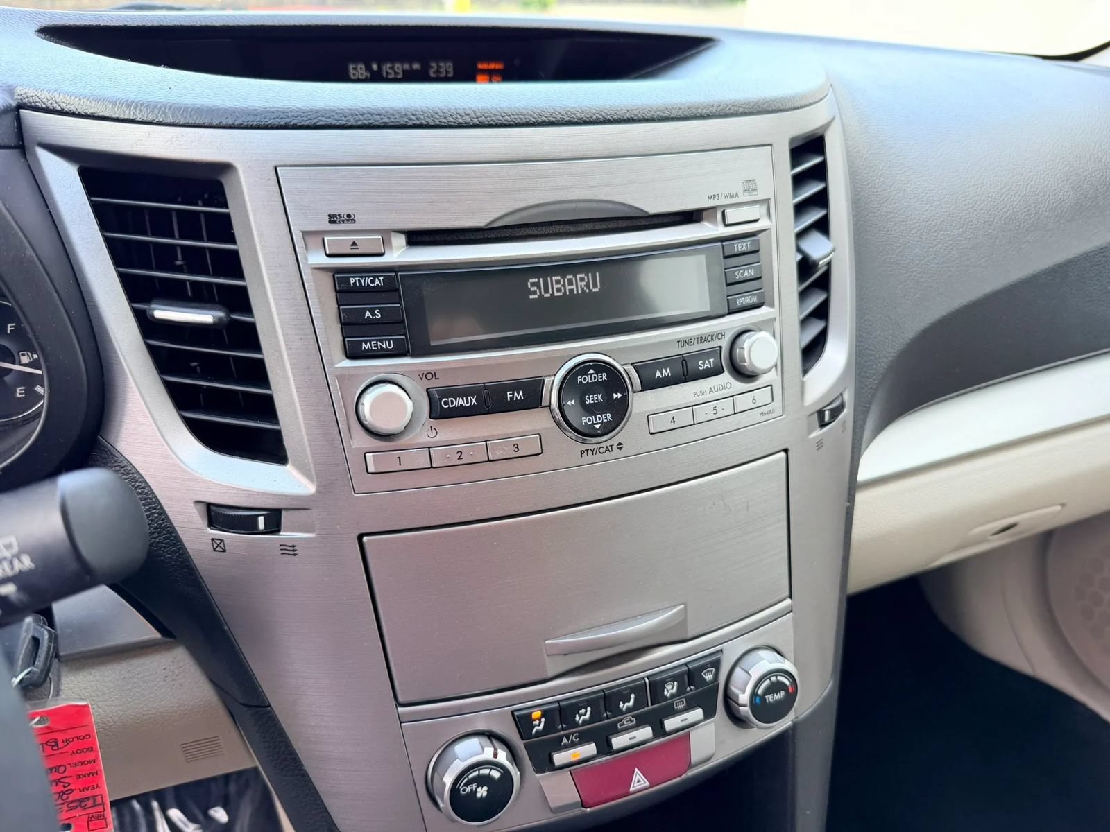 Used 2010 Subaru Outback 2.5i Premium AWD/4WD image 14