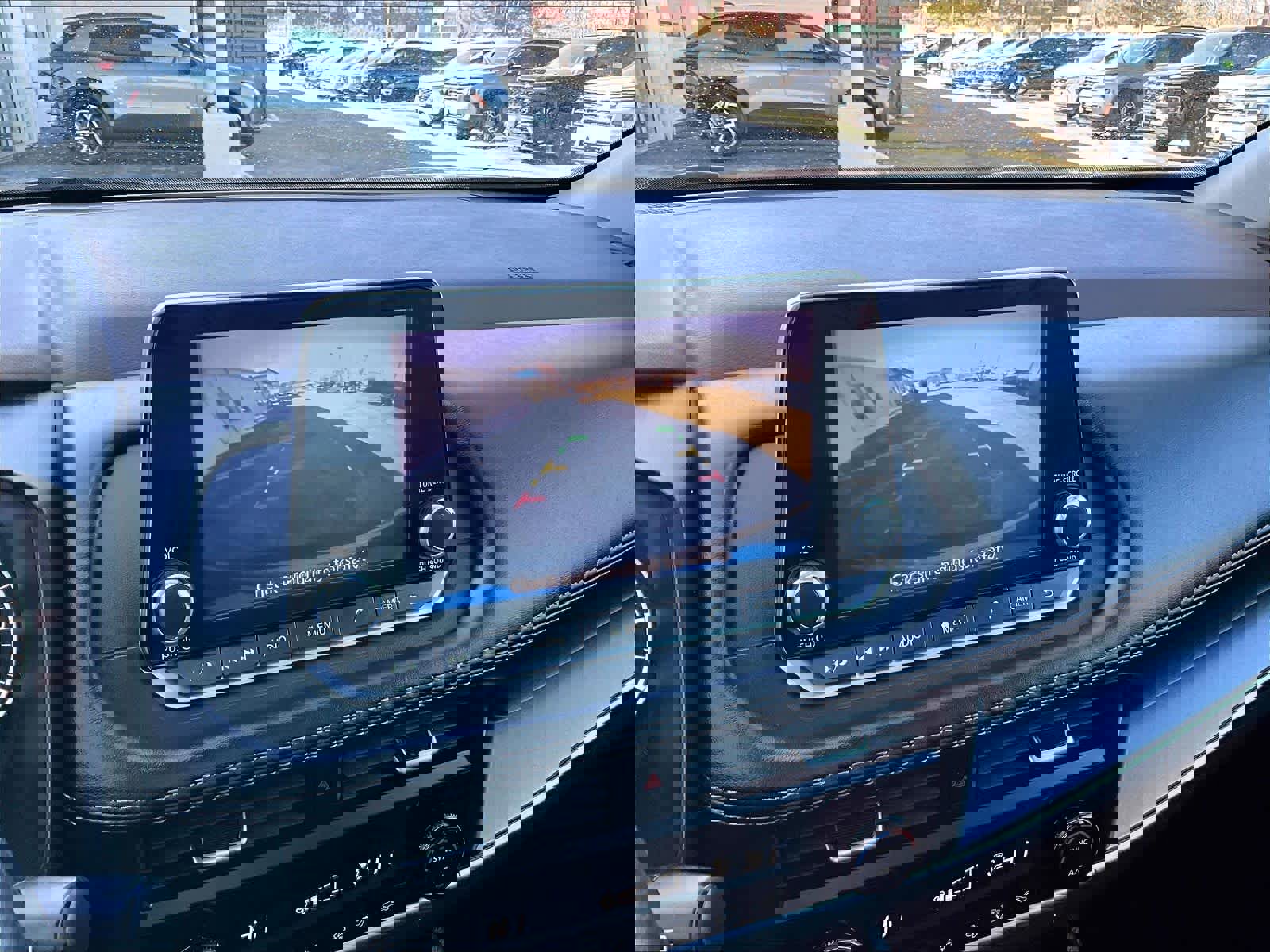 Used 2023 Nissan Rogue SV image 18