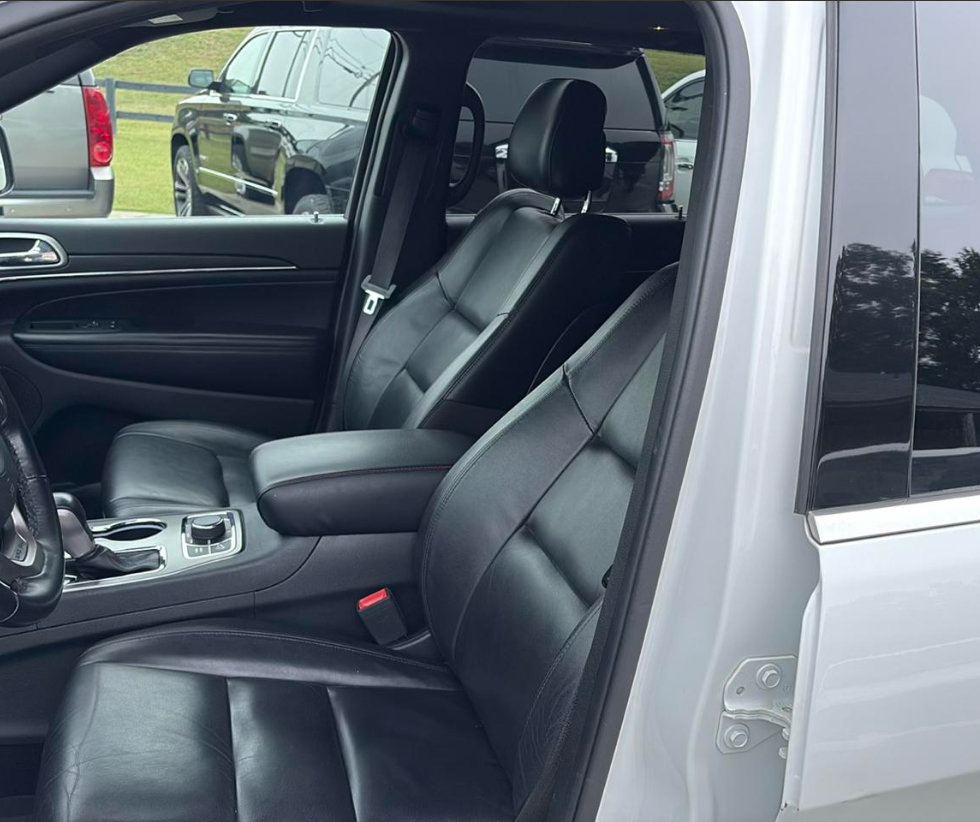 Used 2020 Jeep Grand Cherokee Limited w/ Premium Lighting Group AWD/4WD image 3
