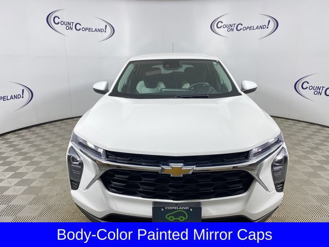 Used 2025 Chevrolet Trax LS w/ LS Convenience Package FWD image 10
